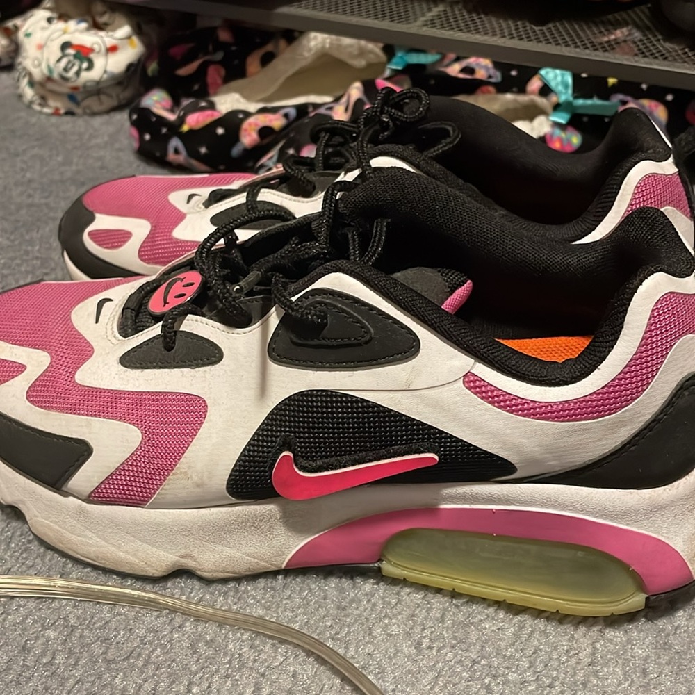 Nike womens shoes air max 200 have a Nike day shoe - Picture 3 of 6